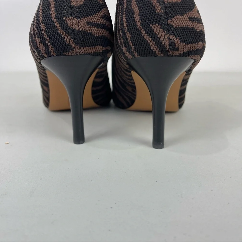 Vince Camuto Achie Knit Sock Booties Point Toe Brown Tiger Print Women's Sz 6.5